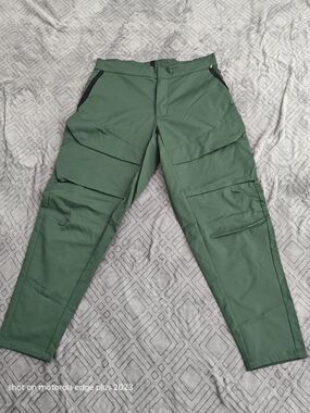 Nike Men's Tech Pack Olive Green Cargo Pants - Utility Size 32 Medium DH2570-337